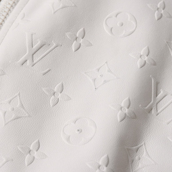 極美品 LOUIS VUITTON ルイヴィトン エンボス モノグラム ミックスレザーブルゾン RM231Q ZDA HML40E ラムレザー ホワイト サイズ48 中古 4a007237