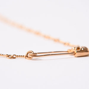 極美品 CHROME HEARTS クロムハーツ 22K セーフティピン ツイストチェーンネックレス 重量11.72g 20インチ ダイヤモンド ゴールド 中古 4a007265