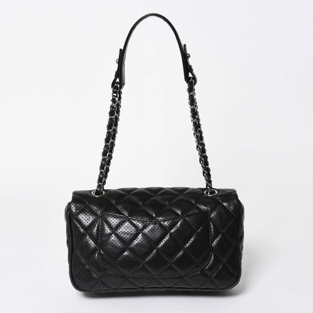 極美品 CHANEL シャネル マトラッセ25 Wチェーンワンショルダーバッグ A90211 19番台 ココマーク ラムスキン パンチングレザー 中古 4a007185
