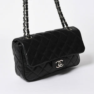 極美品 CHANEL シャネル マトラッセ25 Wチェーンワンショルダーバッグ A90211 19番台 ココマーク ラムスキン パンチングレザー 中古 4a007185