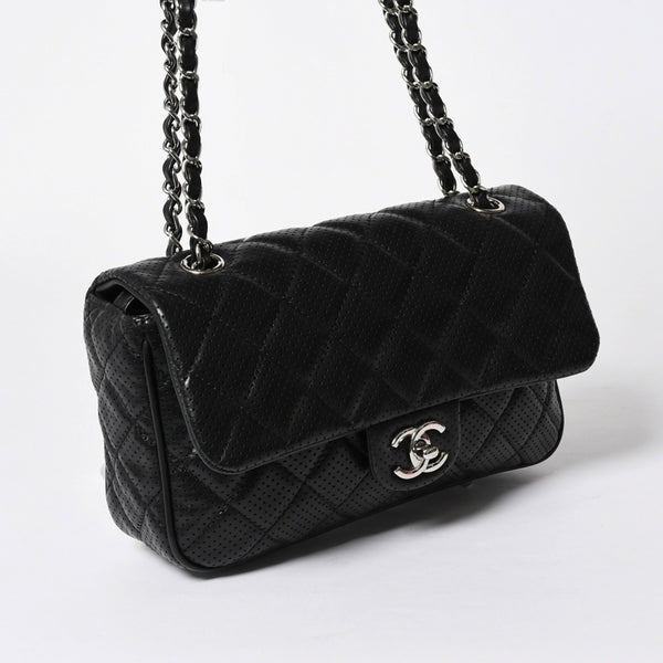 極美品 CHANEL シャネル マトラッセ25 Wチェーンワンショルダーバッグ A90211 19番台 ココマーク ラムスキン パンチングレザー 中古 4a007185