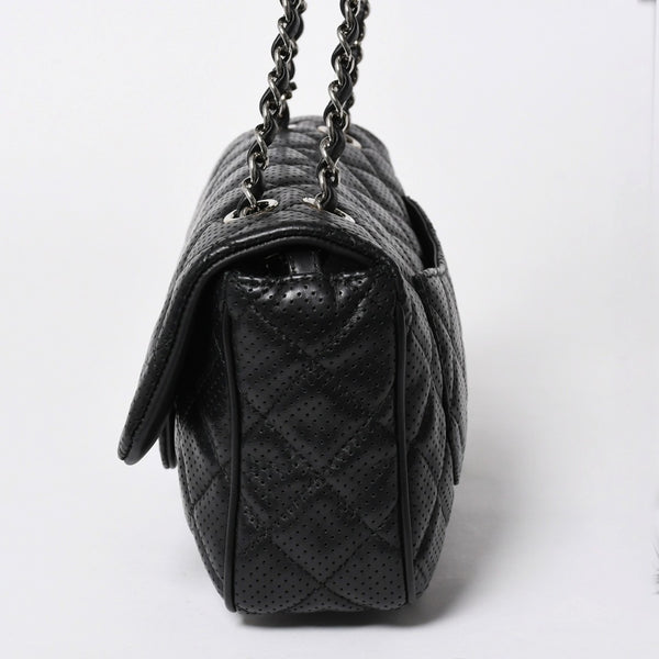 極美品 CHANEL シャネル マトラッセ25 Wチェーンワンショルダーバッグ A90211 19番台 ココマーク ラムスキン パンチングレザー 中古 4a007185