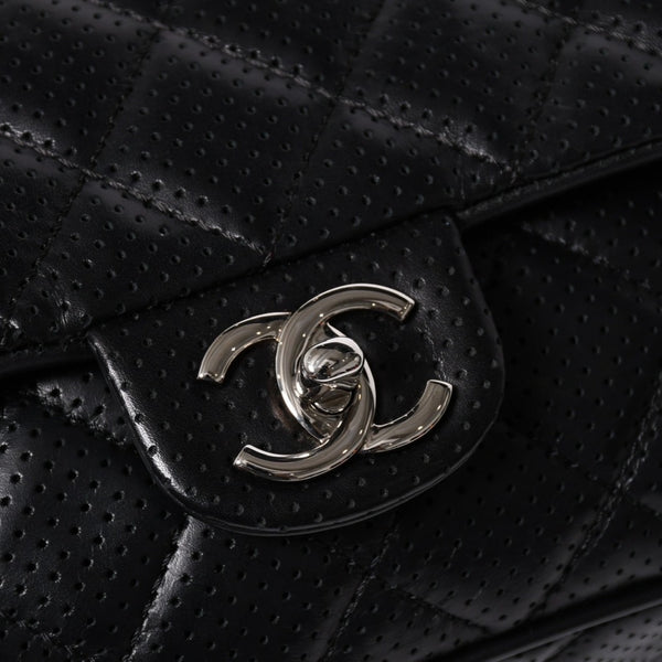 極美品 CHANEL シャネル マトラッセ25 Wチェーンワンショルダーバッグ A90211 19番台 ココマーク ラムスキン パンチングレザー 中古 4a007185