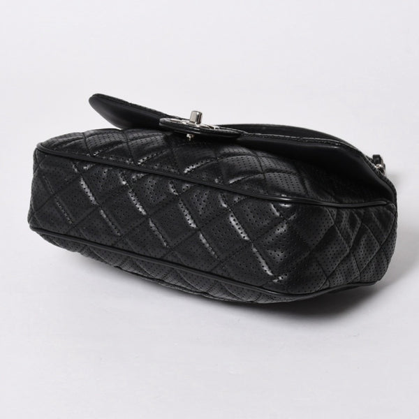 極美品 CHANEL シャネル マトラッセ25 Wチェーンワンショルダーバッグ A90211 19番台 ココマーク ラムスキン パンチングレザー 中古 4a007185