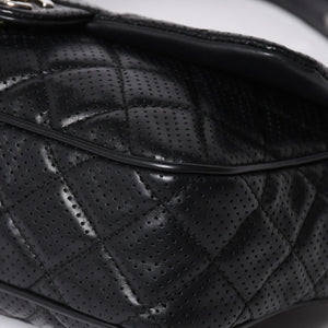 極美品 CHANEL シャネル マトラッセ25 Wチェーンワンショルダーバッグ A90211 19番台 ココマーク ラムスキン パンチングレザー 中古 4a007185