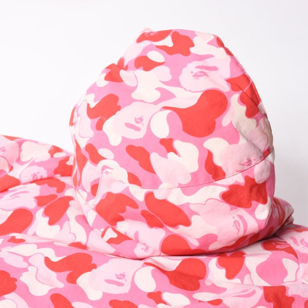 A BATHING APE アベイシングエイプ BAPE ダウンジャケット カモ 総柄 サイズM ピンク ナイロン ポリエステル 美品 中古 4a007300