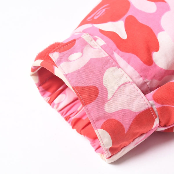 A BATHING APE アベイシングエイプ BAPE ダウンジャケット カモ 総柄 サイズM ピンク ナイロン ポリエステル 美品 中古 4a007300