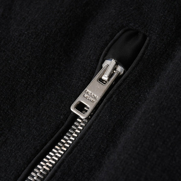 新品同様 PRADA プラダ 裏ボアジップアップベスト UMT345 S192 3FG イタリア製 カシミヤ ブラック シルバー金具 サイズ46 中古 4a007250