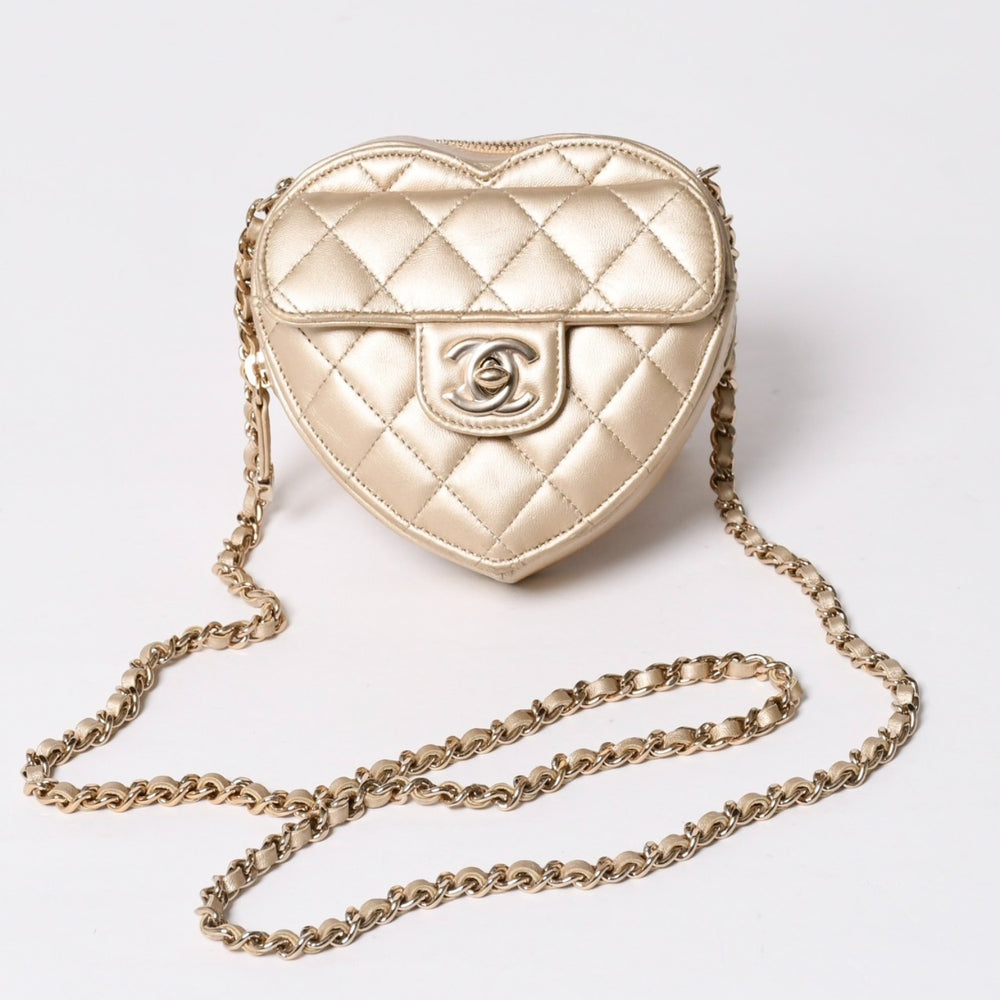 極美品 CHANEL シャネル ミニハートマトラッセ ショルダーバッグ ココマーク 32番台 ラムスキン ゴールド 中古 4a008403