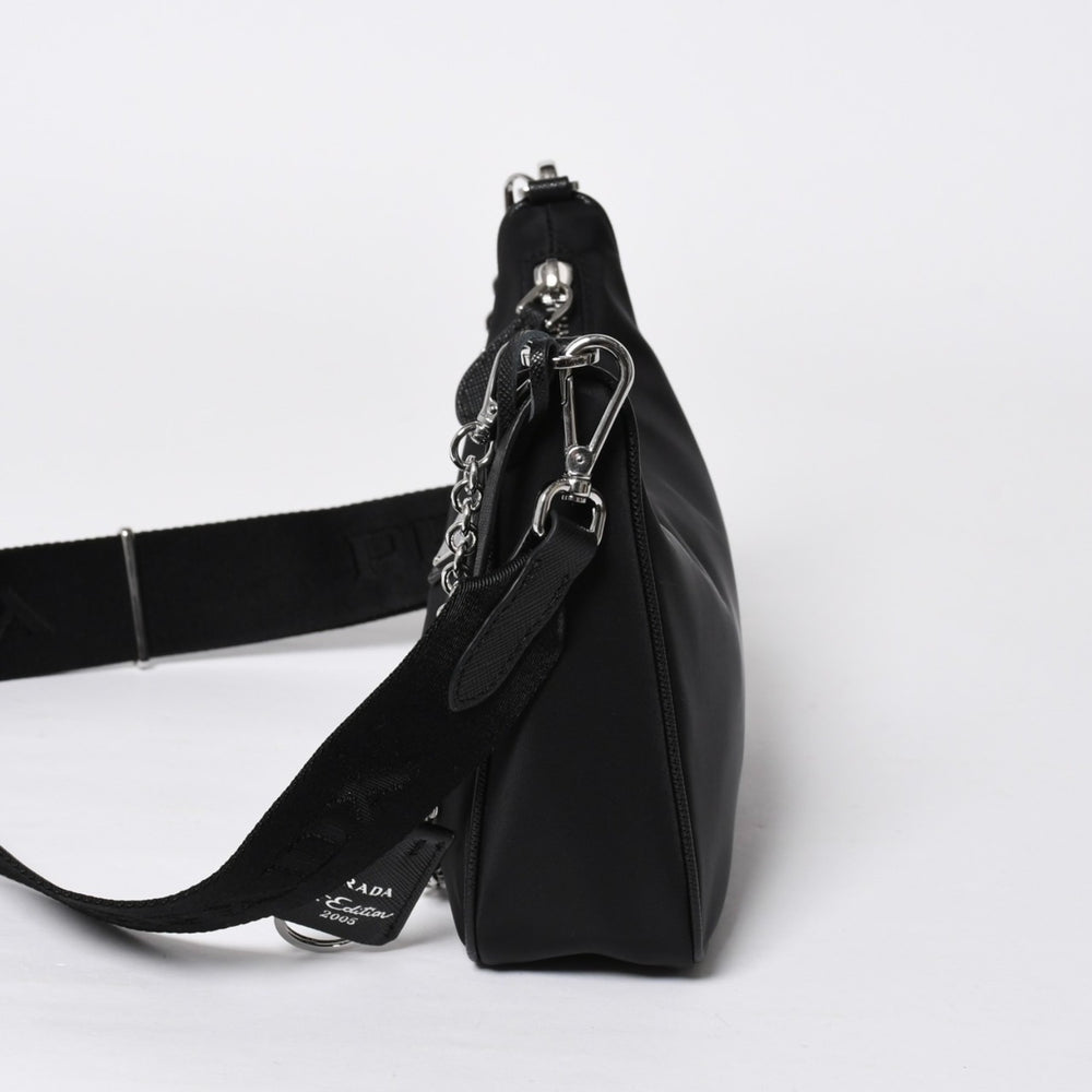 極美品 PRADA プラダ ホーボー ワンショルダーバッグ 1BH204 トライアングルロゴ 三角ロゴプレート ナイロン ブラック 中古 4a008862