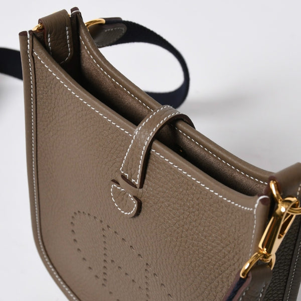 新品同様 HERMES エルメス エヴリンTPM ショルダーバッグ K刻印 トリヨンクレマンス エトゥープ ゴールド金具 中古 4a007150