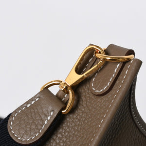 新品同様 HERMES エルメス エヴリンTPM ショルダーバッグ K刻印 トリヨンクレマンス エトゥープ ゴールド金具 中古 4a007150