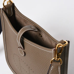 新品同様 HERMES エルメス エヴリンTPM ショルダーバッグ K刻印 トリヨンクレマンス エトゥープ ゴールド金具 中古 4a007150