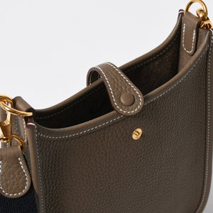 新品同様 HERMES エルメス エヴリンTPM ショルダーバッグ K刻印 トリヨンクレマンス エトゥープ ゴールド金具 中古 4a007150