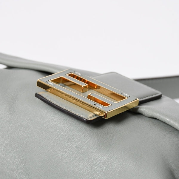 新品同様品 FENDI フェンディ マンマバケット ショルダーバッグ 2way 8BR833 FFロゴ ソフト ラムスキン マッチャグリーン ゴールド金具 中古 4a006719