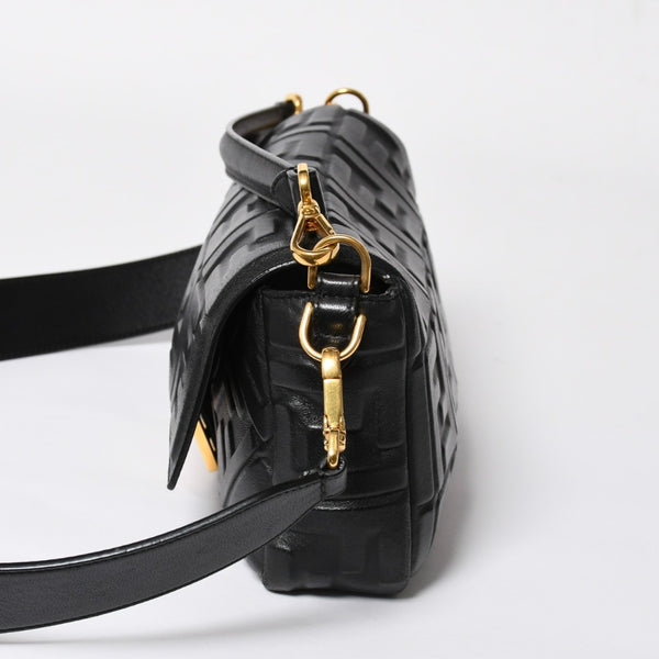 [USED/中古]FENDI フェンディ ショルダーバッグ 8BR600AT57F15ZW ブラック カーフ レザー ゴールド 金具 中古 4a006729