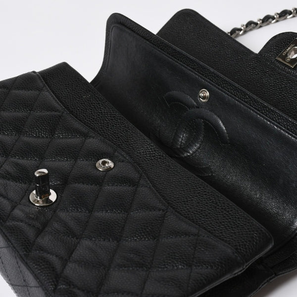 極美品 CHANEL シャネル マトラッセ25 Wフラップ Wチェーンショルダーバッグ 13番台 ココマーク キャビアスキン ブラック 中古 4a007767