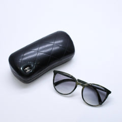 極美品 CHANEL シャネル ウェリントンシェイプ フェイクパールサングラス 5394-H-A サイズ53□19 140 c.1642/S3 グリーン マーブル調 中古 4a007959