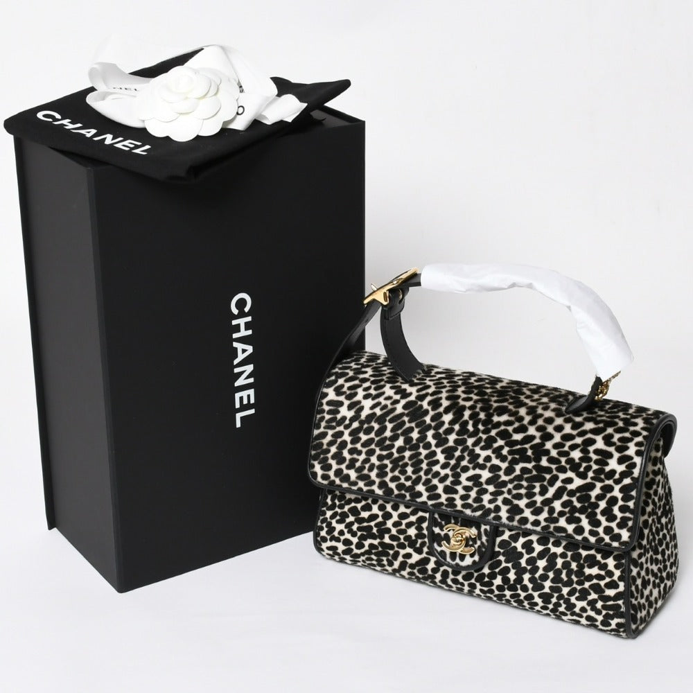 新品未使用 CHANEL シャネル トップハンドル フラップ バッグ AS6398 ランダム番台 ココマーク ハラコ ラムスキン ホワイト ブラック 中古 4a007850