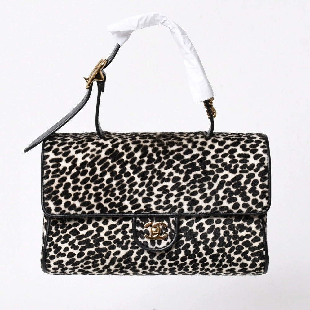 新品未使用 CHANEL シャネル トップハンドル フラップ バッグ AS6398 ランダム番台 ココマーク ハラコ ラムスキン ホワイト ブラック 中古 4a007850