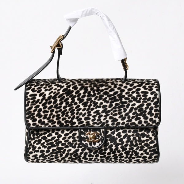 新品未使用 CHANEL シャネル トップハンドル フラップ バッグ AS6398 ランダム番台 ココマーク ハラコ ラムスキン ホワイト ブラック 中古 4a007850