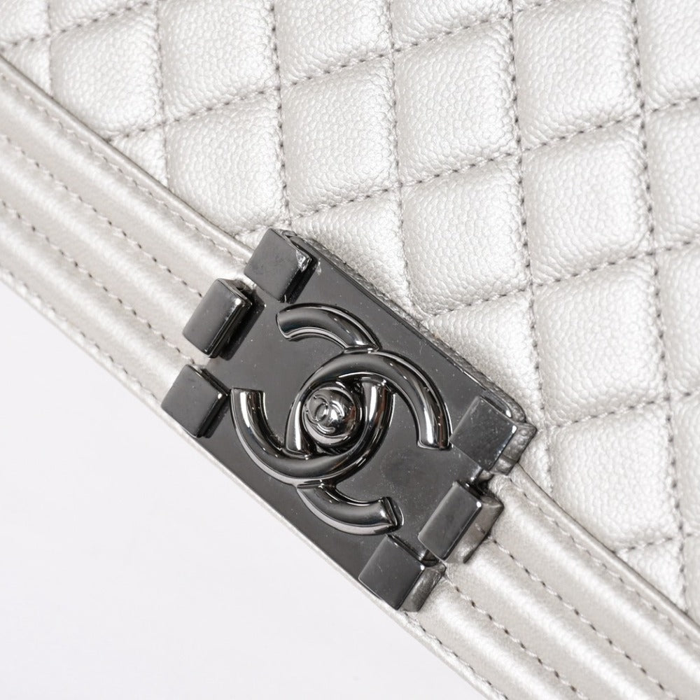 極美品 CHANEL シャネル ボーイシャネル チェーンショルダーバッグ A67085 ライトグレー 24番台 ラムスキン シルバー金具 美品 中古 4a007812