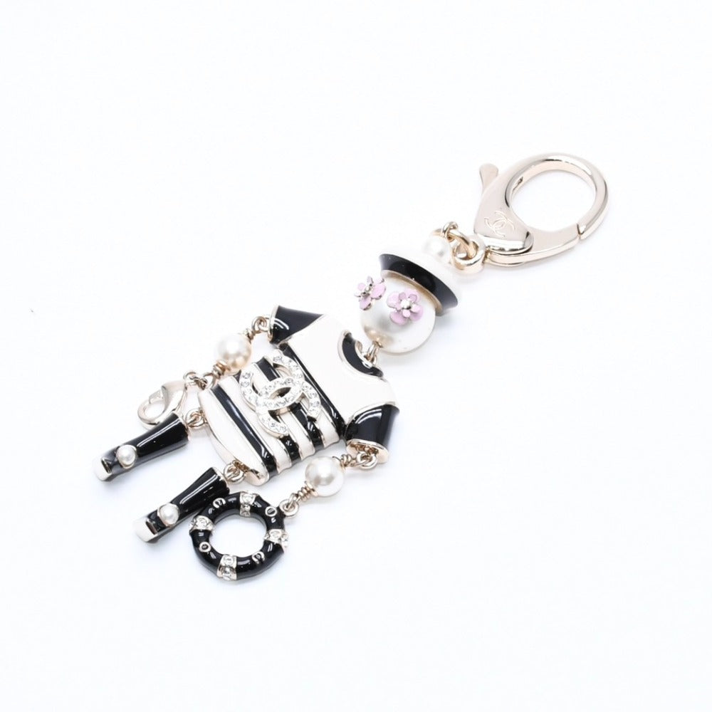 新品未使用 CHANEL シャネル キーリング チャーム A58714 B18A刻印 ココマーク ラインストーン フェイクパール レジン 中古 4a007019