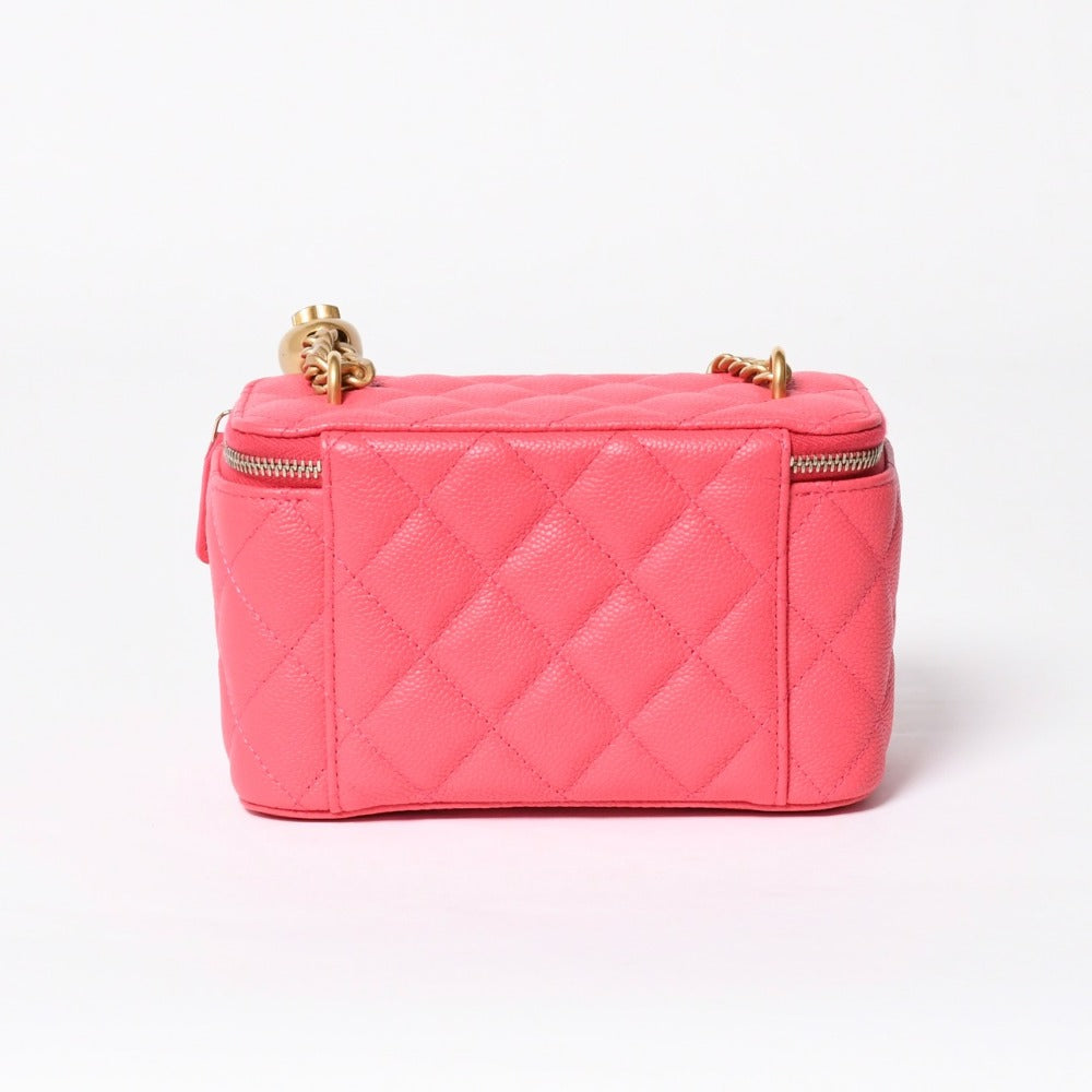 CHANEL シャネル マトラッセ キャビアスキン スモール バニティケース AP3204 ピンク ランダム番台 キャビアスキン 化粧バッグ ゴールド金具 美品 中古 4a007807