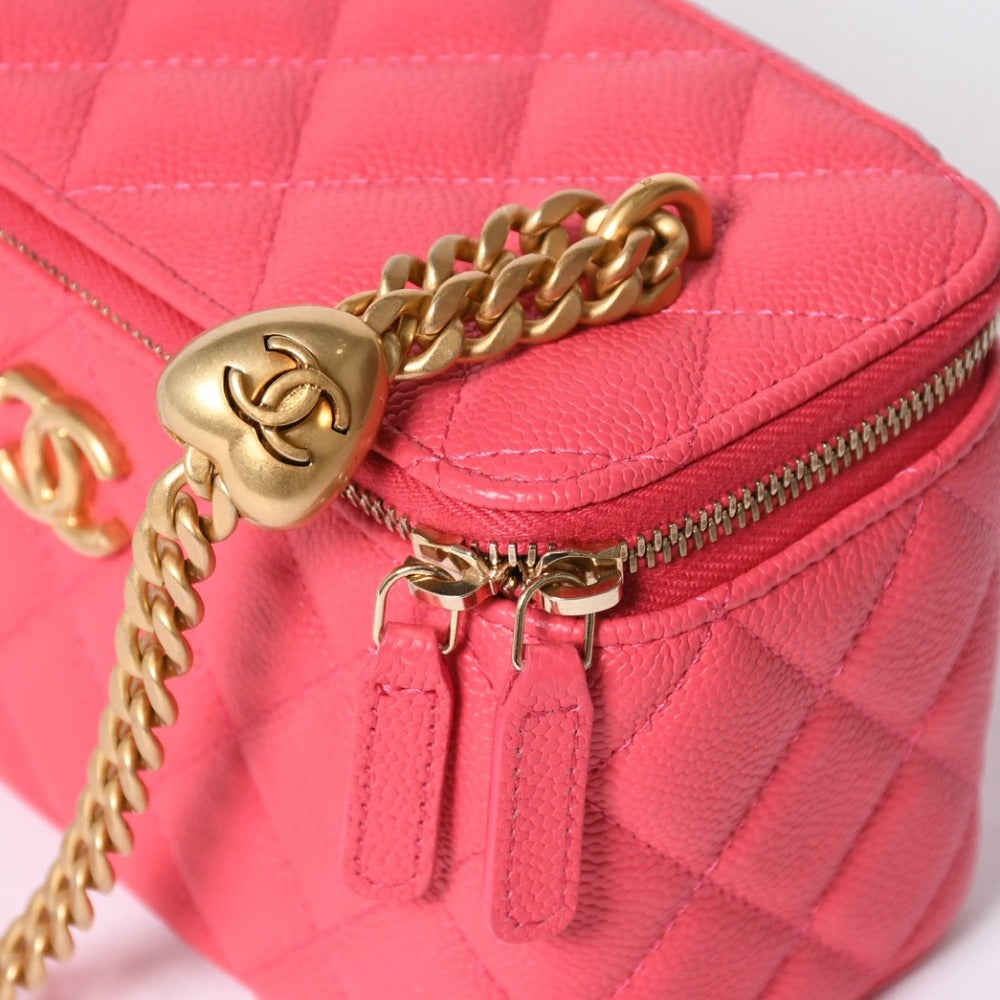 CHANEL シャネル マトラッセ キャビアスキン スモール バニティケース AP3204 ピンク ランダム番台 キャビアスキン 化粧バッグ ゴールド金具 美品 中古 4a007807