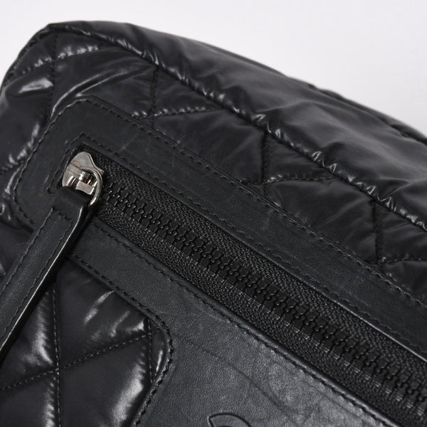 CHANEL シャネル コココクーン クラッチバッグ A48615 13番台 ブラック ナイロン カーフスキン 化粧ポーチ シルバー金具 美品 中古 4a007790