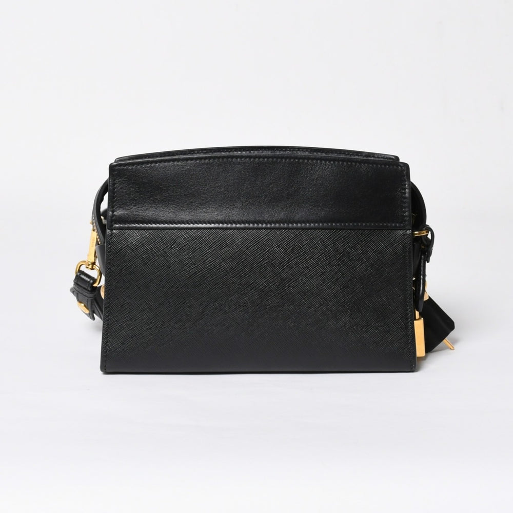 極美品 PRADA プラダ サフィアーノ Shoulder Bag ショルダーバッグ バッグ ブラック ゴールド金具 レザー 中古 4a007784