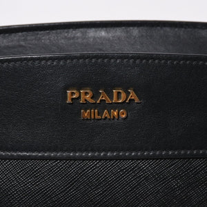 極美品 PRADA プラダ サフィアーノ Shoulder Bag ショルダーバッグ バッグ ブラック ゴールド金具 レザー 中古 4a007784