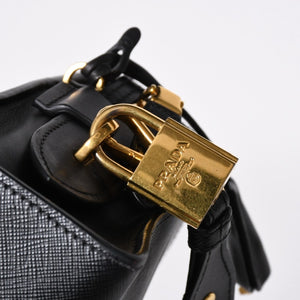 極美品 PRADA プラダ サフィアーノ Shoulder Bag ショルダーバッグ バッグ ブラック ゴールド金具 レザー 中古 4a007784
