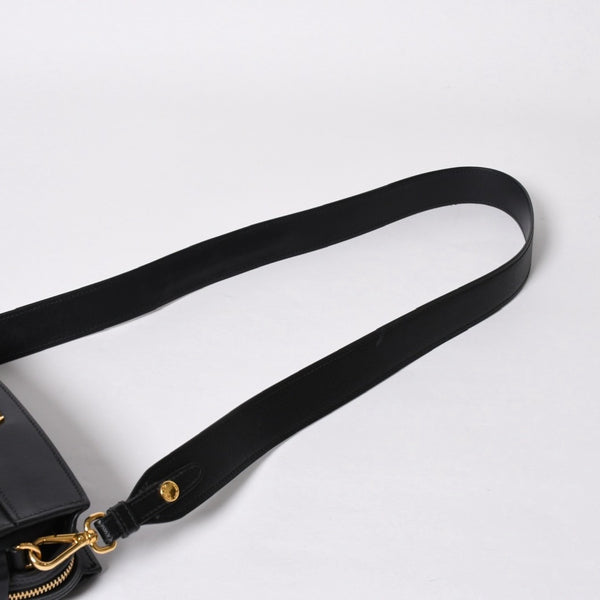 極美品 PRADA プラダ サフィアーノ Shoulder Bag ショルダーバッグ バッグ ブラック ゴールド金具 レザー 中古 4a007784