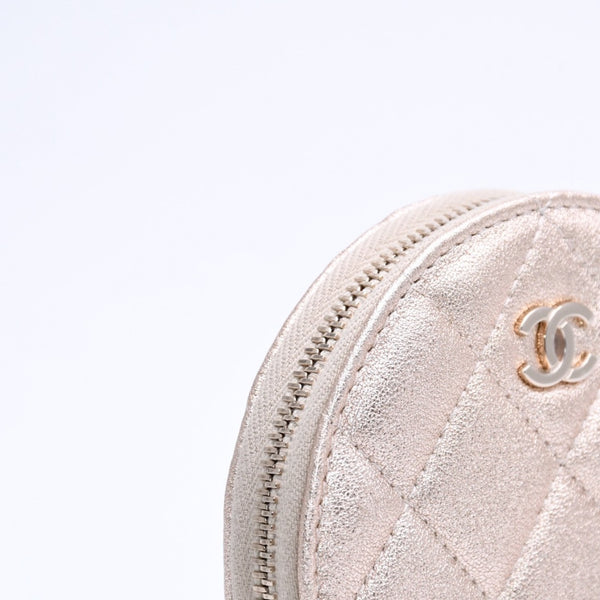 新品未使用品 CHANEL シャネル マトラッセ AirPods エアポッズケース コインケース ココマーク ランダム番台 レザー シャンパンゴールド 中古 4a007779