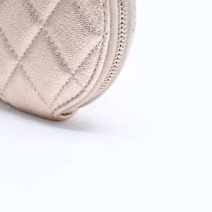 新品未使用品 CHANEL シャネル マトラッセ AirPods エアポッズケース コインケース ココマーク ランダム番台 レザー シャンパンゴールド 中古 4a007779