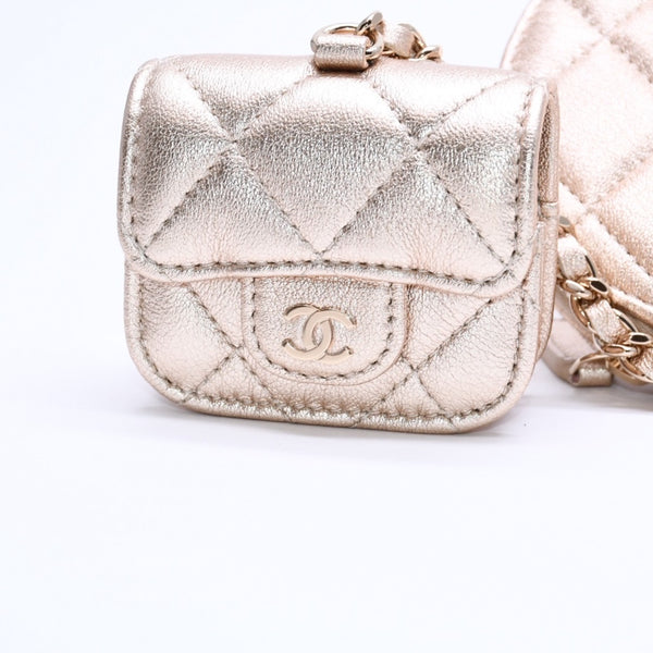 新品未使用品 CHANEL シャネル マトラッセ AirPods エアポッズケース コインケース ココマーク ランダム番台 レザー シャンパンゴールド 中古 4a007779