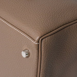 新品同様 HERMES エルメス Maxi Kelly 42 マキシケリー 42 ハンドバッグ W刻印 トゴ エトゥープSV金具 内縫い 中古 4a007854