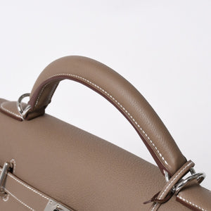 新品同様 HERMES エルメス Maxi Kelly 42 マキシケリー 42 ハンドバッグ W刻印 トゴ エトゥープSV金具 内縫い 中古 4a007854