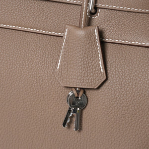 新品同様 HERMES エルメス Maxi Kelly 42 マキシケリー 42 ハンドバッグ W刻印 トゴ エトゥープSV金具 内縫い 中古 4a007854