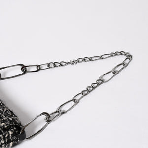 極美品 CHANEL シャネル ワンショルダーバッグ 8番台 ココマーク ツイード スパンデックス ブラック ホワイト シルバー金具 中古 4a007783