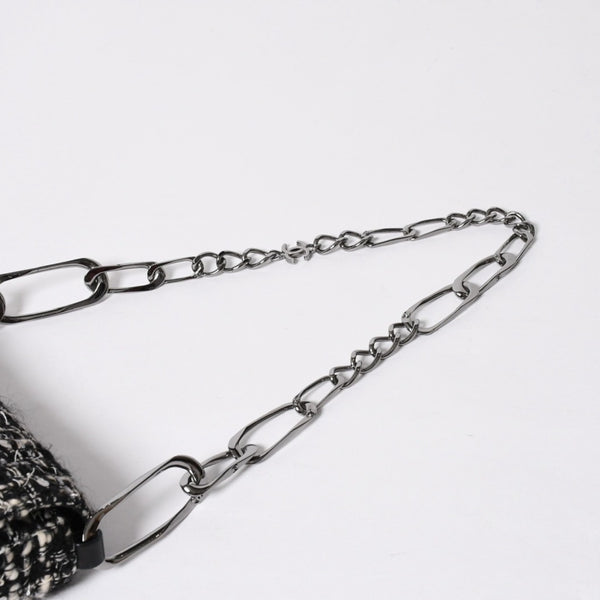 極美品 CHANEL シャネル ワンショルダーバッグ 8番台 ココマーク ツイード スパンデックス ブラック ホワイト シルバー金具 中古 4a007783