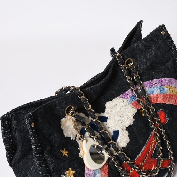 極美品 CHANEL シャネル チェーントートバッグ A31932 10番台 夜間飛行 刺繍 ココマーク デニム エンブロイダリー 中古 4a007858