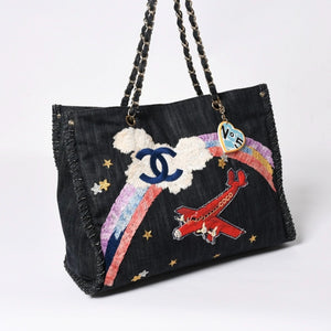 極美品 CHANEL シャネル チェーントートバッグ A31932 10番台 夜間飛行 刺繍 ココマーク デニム エンブロイダリー 中古 4a007810