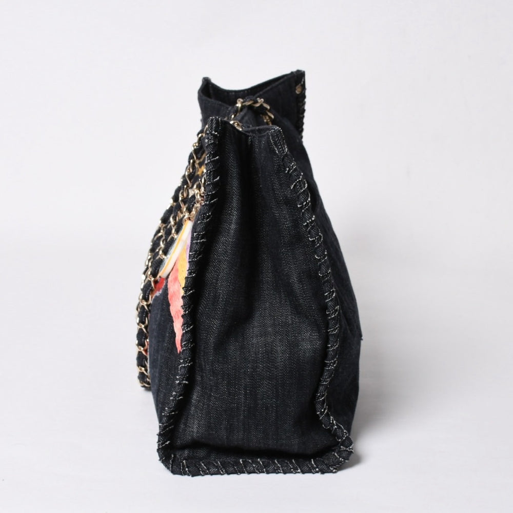極美品 CHANEL シャネル チェーントートバッグ A31932 10番台 夜間飛行 刺繍 ココマーク デニム エンブロイダリー 中古 4a007810