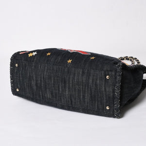 極美品 CHANEL シャネル チェーントートバッグ A31932 10番台 夜間飛行 刺繍 ココマーク デニム エンブロイダリー 中古 4a007810