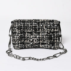 極美品 CHANEL シャネル ワンショルダーバッグ 8番台 ココマーク ツイード スパンデックス ブラック ホワイト シルバー金具 中古 4a007783