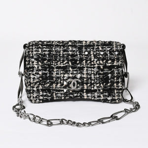極美品 CHANEL シャネル ワンショルダーバッグ 8番台 ココマーク ツイード スパンデックス ブラック ホワイト シルバー金具 中古 4a007783
