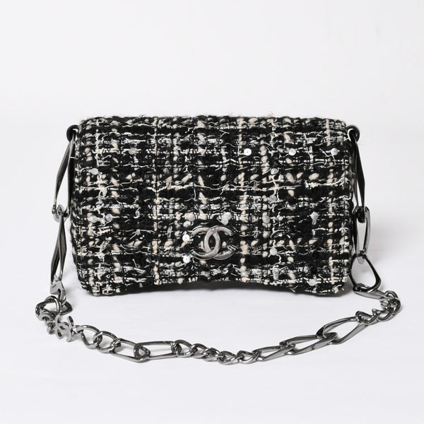 極美品 CHANEL シャネル ワンショルダーバッグ 8番台 ココマーク ツイード スパンデックス ブラック ホワイト シルバー金具 中古 4a007783