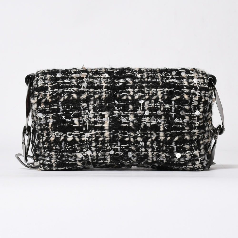 極美品 CHANEL シャネル ワンショルダーバッグ 8番台 ココマーク ツイード スパンデックス ブラック ホワイト シルバー金具 中古 4a007783